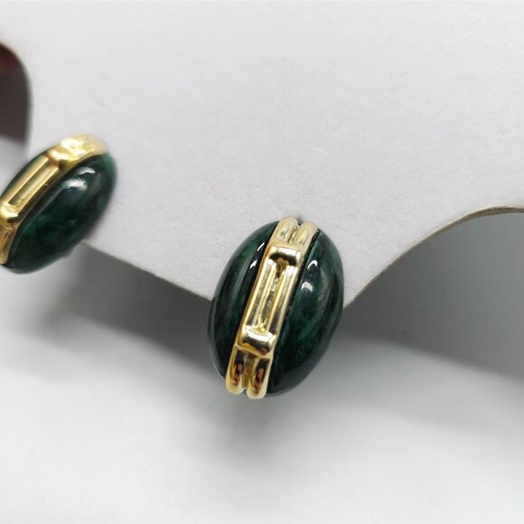 Vintage Green Acylic Gold-Tone Clip-On Earrings Oval Design 1980s - Picture 3 of 6